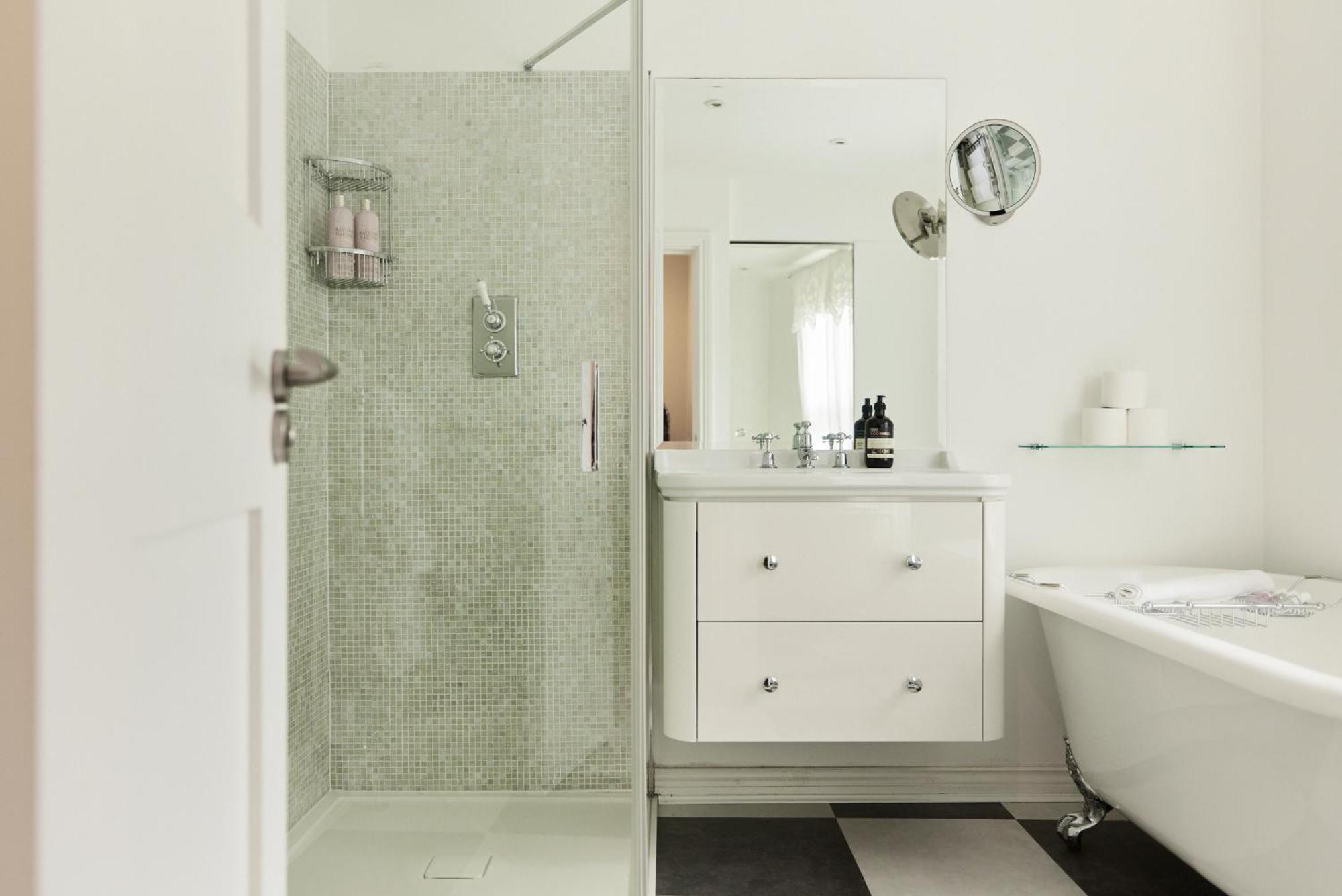 The Designers Suite Kensington - Stylish 1Bdr Flat لندن المظهر الخارجي الصورة