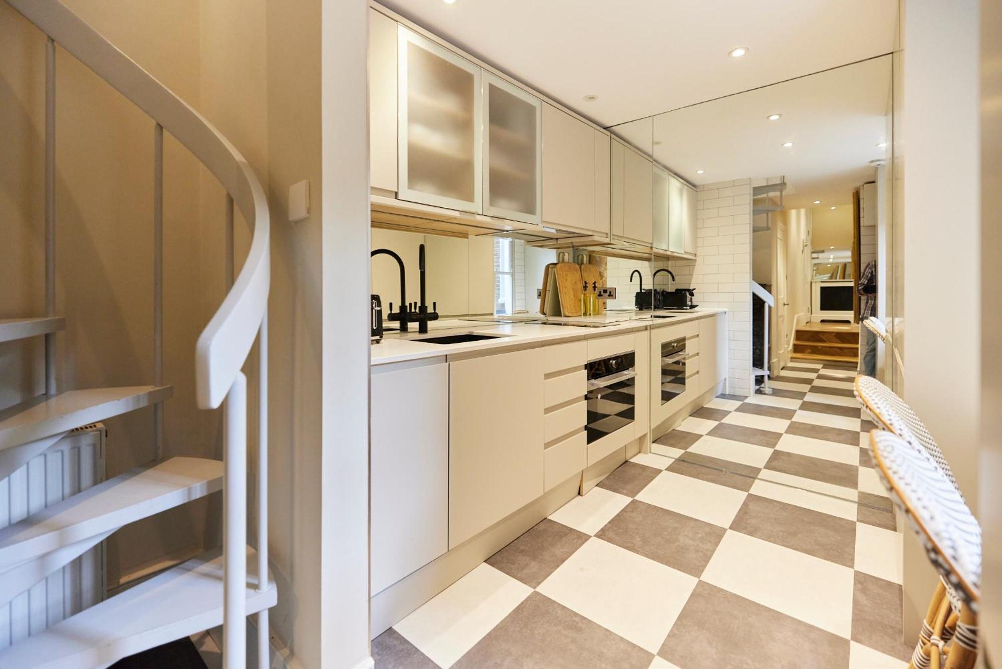 The Designers Suite Kensington - Stylish 1Bdr Flat لندن المظهر الخارجي الصورة