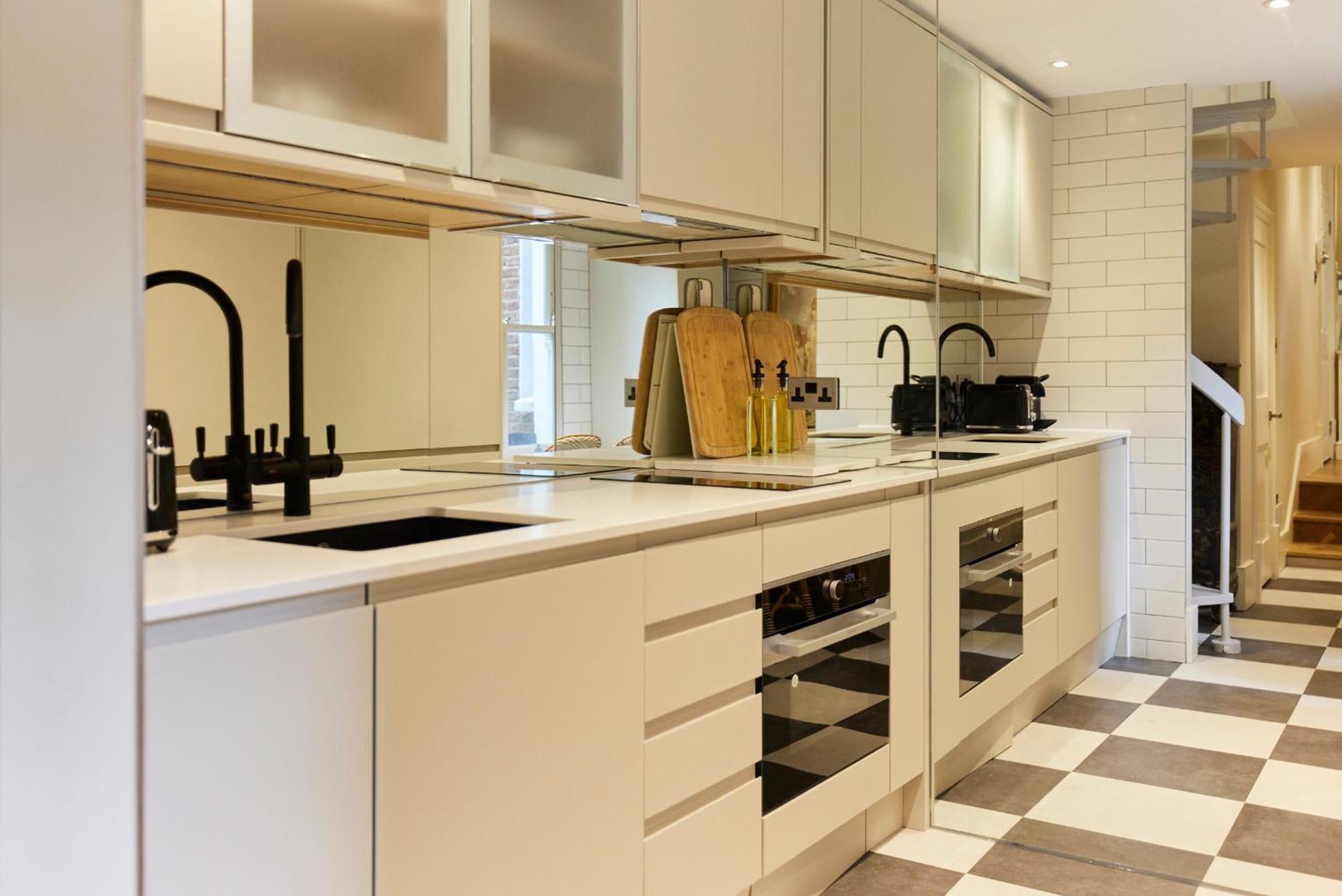 The Designers Suite Kensington - Stylish 1Bdr Flat لندن المظهر الخارجي الصورة